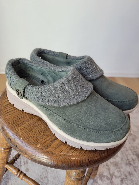 Skechers Shoes - Skechers Easy Going Suede Clogs Womens 10 Forest Green Water Repellent Comfort S
